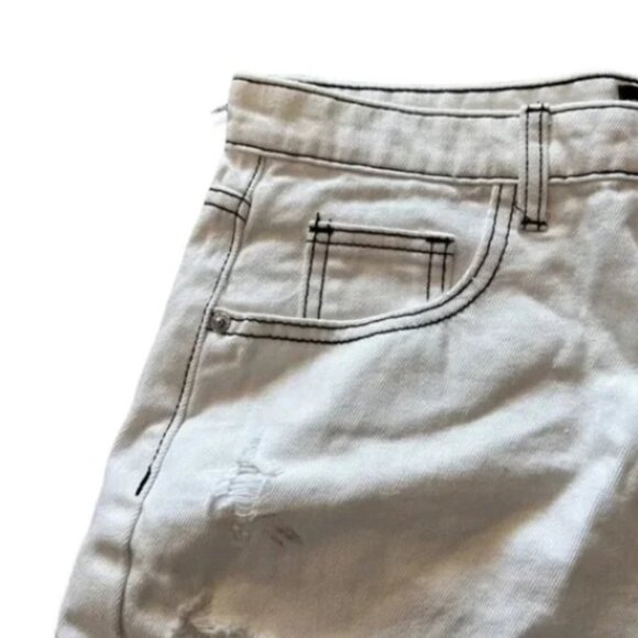 PrettyLittleThing Women's Distressed Hem Denim Shorts - US 12 - Picture 3 of 7